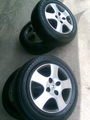 แม็กเดิมแท้ๆขอบหนาๆ R14 4/100 ราคาถูกพร้อมยาง