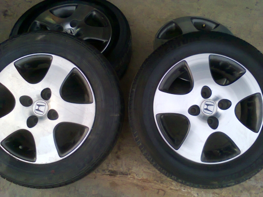 แม็กเดิมแท้ๆขอบหนาๆ R14 4/100 ราคาถูกพร้อมยาง