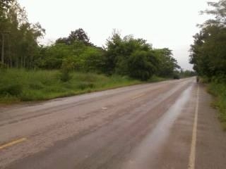 ที่ดินว่างปาว 1ไร 3งาน30ตารางวา ติดถนนใหญ่ หน้ากว้าง70เมตรลึก40เมตร