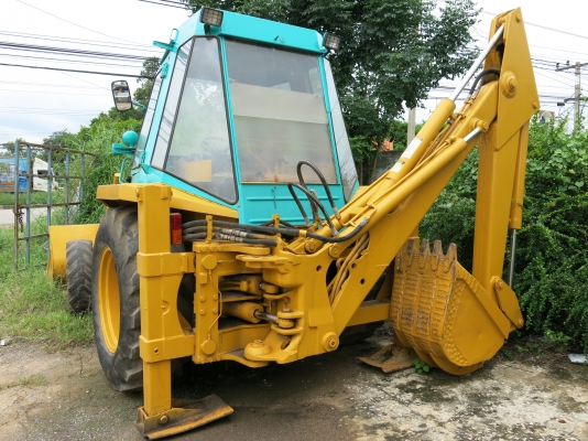 ขาย!!! รถหน้าตักหลังขุด สภาพสวย พร้อมใช้งาน