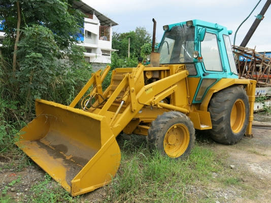 ขาย!!! รถหน้าตักหลังขุด สภาพสวย พร้อมใช้งาน