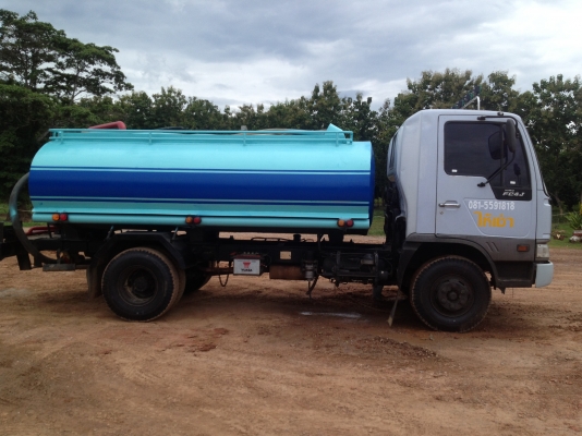 ขายรถน้ำ 6 ล้อ ยาว 4.30 เมตร  ปี 40  เครื่อง 140 แรง