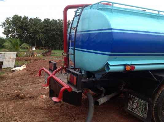 ขายรถน้ำ 6 ล้อ ยาว 4.30 เมตร  ปี 40  เครื่อง 140 แรง