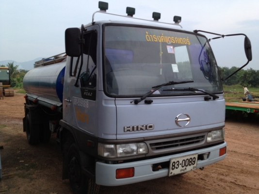 ขายรถน้ำ 6 ล้อ ยาว 4.30 เมตร  ปี 40  เครื่อง 140 แรง