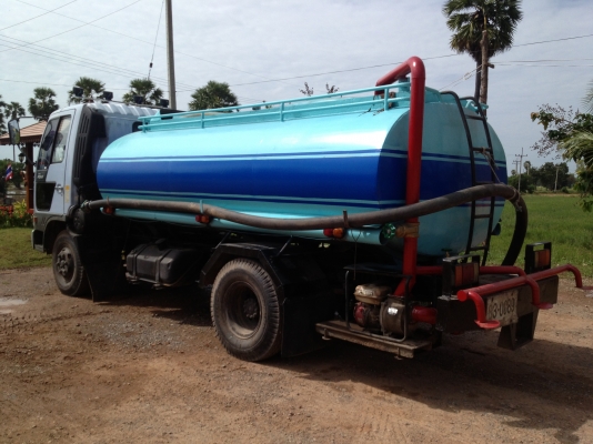 ขายรถน้ำ 6 ล้อ ยาว 4.30 เมตร  ปี 40  เครื่อง 140 แรง