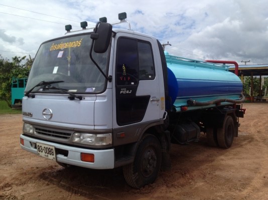 ขายรถน้ำ 6 ล้อ ยาว 4.30 เมตร  ปี 40  เครื่อง 140 แรง