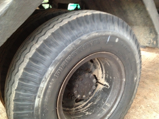 ขายรถน้ำ 6 ล้อ ยาว 4.30 เมตร  ปี 40  เครื่อง 140 แรง