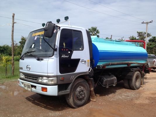 ขายรถน้ำ 6 ล้อ ยาว 4.30 เมตร  ปี 40  เครื่อง 140 แรง