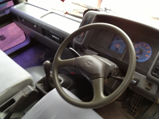 ขายรถน้ำ 6 ล้อ ยาว 4.30 เมตร  ปี 40  เครื่อง 140 แรง