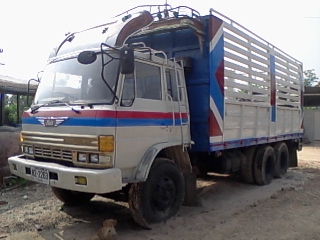 รถสิบล้อ  HINO  175  แรง  เครื่องดี  ครัชชีสวย