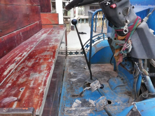 "ราคา 200,000 บ.ต่อรอง"ขายแต๋น6ล้อสภาพดีพร้อมใช้งาน เครื่องKUBOTA RT110 11แรง เครื่องดีแรงติดง่าย ช่วงล่าง85 เกียร์BU สโลวกลาง คัสซีหน้า 5 คานหน้าเดิม พ.ธรรมดา กระบะพื้นไม้คอกไม้สภาพดี ไม่แตไม่หัก ยาว 2.5ม. จัดได้ 4-5ตันสบาย พร้อมใช้ พร้อมลุยงาน