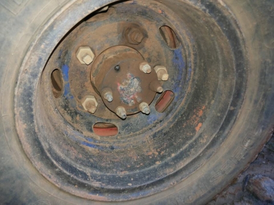 "ราคา 200,000 บ.ต่อรอง"ขายแต๋น6ล้อสภาพดีพร้อมใช้งาน เครื่องKUBOTA RT110 11แรง เครื่องดีแรงติดง่าย ช่วงล่าง85 เกียร์BU สโลวกลาง คัสซีหน้า 5 คานหน้าเดิม พ.ธรรมดา กระบะพื้นไม้คอกไม้สภาพดี ไม่แตไม่หัก ยาว 2.5ม. จัดได้ 4-5ตันสบาย พร้อมใช้ พร้อมลุยงาน