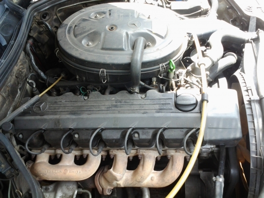 JOECLASSIC..ขายเบ็นซ์E220สภาพสวยเดิมๆ ติดแก๊สแล้ว เกียร์ออโต้  กระจกไฟฟ้าภายในสวย รฤข้าราชการขายด่วนสนใจโทรสอบฤามได้