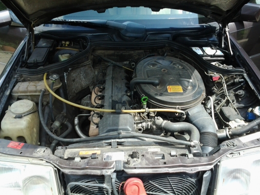 JOECLASSIC..ขายเบ็นซ์E220สภาพสวยเดิมๆ ติดแก๊สแล้ว เกียร์ออโต้  กระจกไฟฟ้าภายในสวย รฤข้าราชการขายด่วนสนใจโทรสอบฤามได้