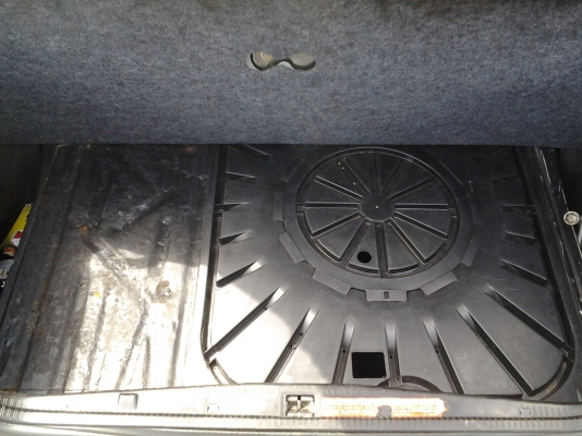 JOECLASSIC..ขายเบ็นซ์E220สภาพสวยเดิมๆ ติดแก๊สแล้ว เกียร์ออโต้  กระจกไฟฟ้าภายในสวย รฤข้าราชการขายด่วนสนใจโทรสอบฤามได้