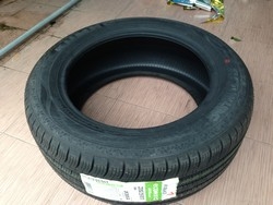 ขายยาง 235/55-17 kumho KH30 ปี12 ราคาถุกๆ