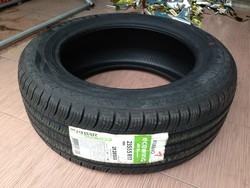 ขายยาง 235/55-17 kumho KH30 ปี12 ราคาถุกๆ