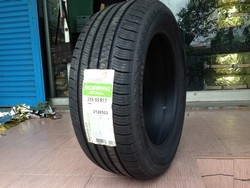 ขายยาง 235/55-17 kumho KH30 ปี12 ราคาถุกๆ