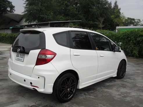 NEW JAZZ ABS AIRBAG 7 SPEED มีไฟแนนท์รองรับ