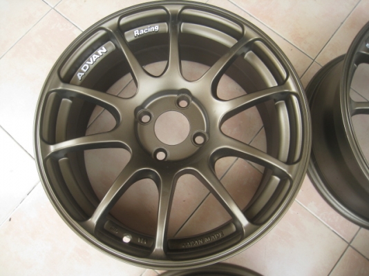 ขายล้อแม็ก advan rz มือสอง 16"x7" et40 4 รู 100 สีน้ำตาลไหม้ ทำสีใหม่ครับ ไม่มีซ่อม  สนใจติดต่อเล็กคลองสามครับ (081-3747940)