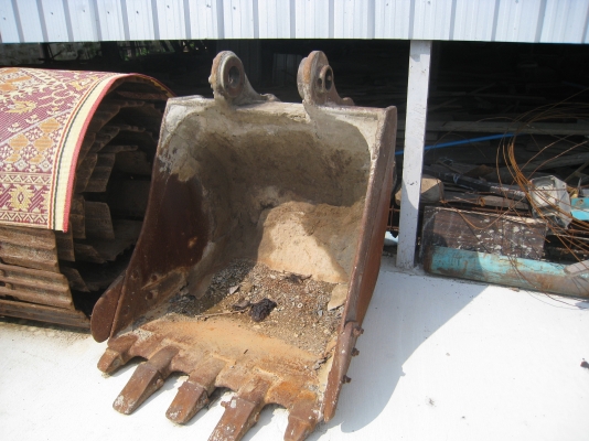 ขายบุ้งกี้ kobelco  mark 5 ตามสภาพ2ลูก