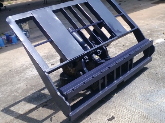 ขายชุดฮิ้งฟอร์คใส่กับรถยกโฟร์คลิฟท์2-2.5ตันยี่ห้อKOMATSU