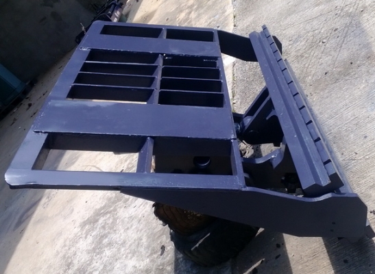 ขายชุดฮิ้งฟอร์คใส่กับรถยกโฟร์คลิฟท์2-2.5ตันยี่ห้อKOMATSU