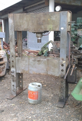 Sell> แท่นอัดไฮดรอลิคมือสอง ขนาด 80 ตัน  กำแพงแสน นครปฐม ครับ