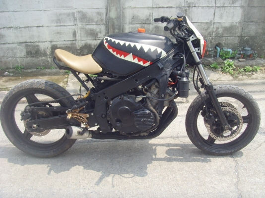 ร้อนเงิน ขาย cbr400 cc. สำเนาทะเบียน 29500