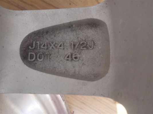 ขายแม๊กเดิม มิตรซู มิราจ ขอบ 14 นิ้ว 3,900 บาท จัดส่งได้ครับ