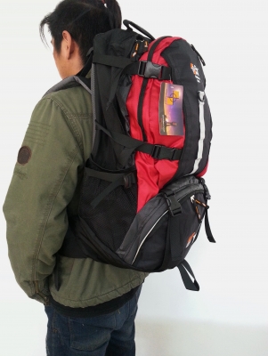 Backpack ใส่หมวกกันน๊อคได้ทั้งใบ ยี่ห้อ Checkpoint ขนาด 60 ลิตร Backpack ใส่หมวกกันน๊อคได้ทั้งใบ ยี่ห้อ Checkpoint ขนาด 60 ลิตร