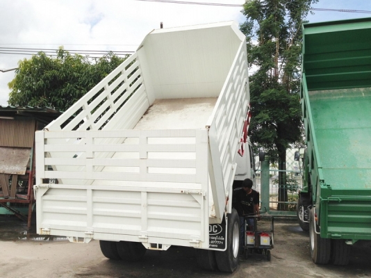 ขายรถ 6 ล้อ ISUZU DECA กระบะดัมพ์ เครื่องยนต์ 200 แรงม้า