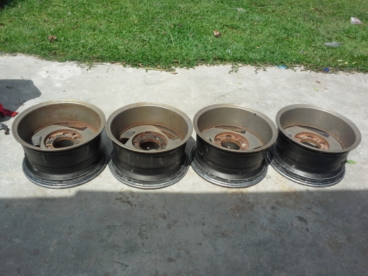 หล่อล้นลึกสุดใจ ขอบ15"กว้าง8 et-30 made in Germanyปัดเงาวิ้งเลย6900-/081-7915677 หล่อล้นลึกสุดใจ ขอบ15"กว้าง8 et-30 made in Germanyปัดเงาวิ้งเลย6900-/081-7915677