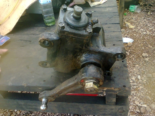 กระปุ๊กพวงมาลัยhino km 117