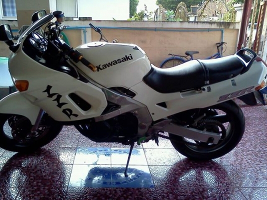 kawasaki 400ccZZR