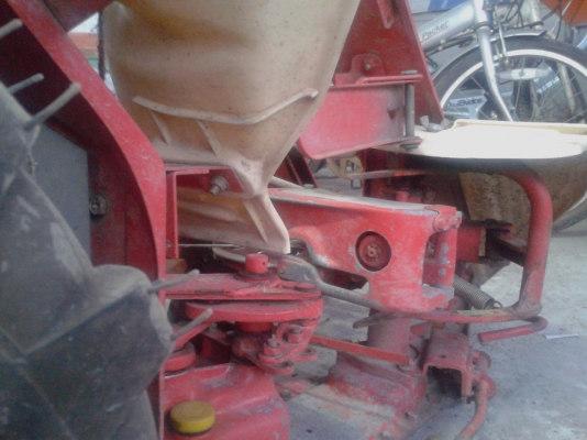 รถเกี่ยวข้าวเดินตาม รหัสสินค้า :13001392 YANMAR www.nihonmono.com