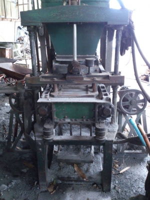 ขายเครื่องอัดอิฐบล็อค ไฮโดลิก 4 ก้อน อุปกรณ์ทั้งหมด