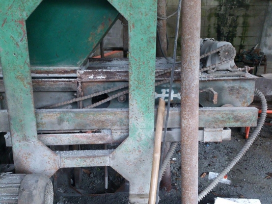 ขายเครื่องอัดอิฐบล็อค ไฮโดลิก 4 ก้อน อุปกรณ์ทั้งหมด