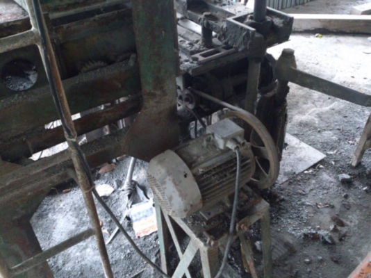 ขายเครื่องอัดอิฐบล็อค ไฮโดลิก 4 ก้อน อุปกรณ์ทั้งหมด