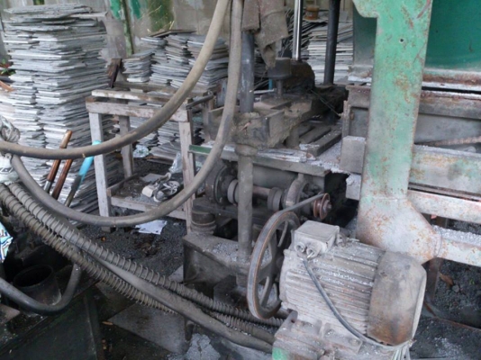 ขายเครื่องอัดอิฐบล็อค ไฮโดลิก 4 ก้อน อุปกรณ์ทั้งหมด