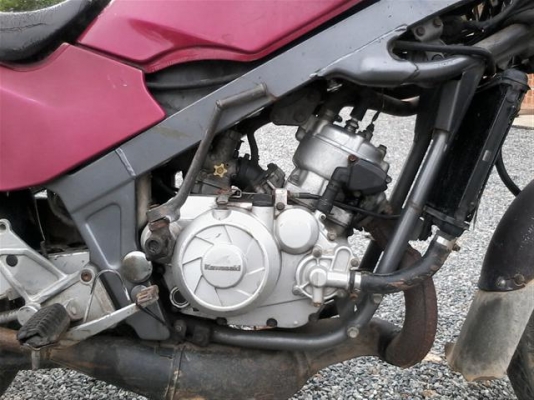 ขายคาวาซากิวิคเตอร์ท้ายแบนเล่มทะเบียน(กำลังตามชุดโอน)เครื่องพอใช้ ขาย 5900 บาท