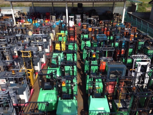 ** ด่วน ด่วน !! ** ตอนนี้ บอส อยู่ที่ ประเทศญี่ปุ่นค่า ^^ กำลังเลือกสรรสินค้าดี ให้กับลูกค้าทุกท่านค่า ใครต้องการสั่งออเดอร์รถยก โทรมาสอบถามได้ที่ 083-0620223 ค่า ^^