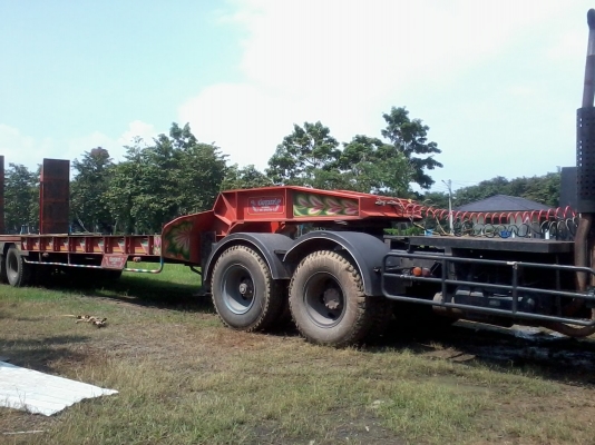 หัวลาก CW 430 เครื่อง PE 290 เทอร์โบจดทะเบียน 54 ครัดซีสวยเครื่องดีหางโรเบทยาวหัวจรดท้าย 10 เมตร 50 เซน สะพานไฮดรอคิคยกได้โดยรวมดีมาก1500000 สองอย่างหัวพร้อมหาง