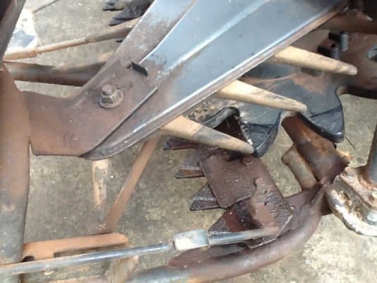 ขายครับรถเกี่ยวKOBOTA  sr j 3 อุ้มข้าวประมาณ5ถุงเก่าเก็บเช็ค0เรียบร้อยรถพร้อมใช้งานเกี่ยวขา้ว 5-6ไร่ต่อวันสบายๆเหมาะกับธุรกิจครอบครัวนำ้หนักไม่มากขนย้ายสดวก