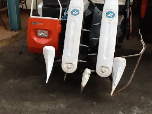 ขายครับรถเกี่ยวKOBOTA  sr j 3 อุ้มข้าวประมาณ5ถุงเก่าเก็บเช็ค0เรียบร้อยรถพร้อมใช้งานเกี่ยวขา้ว 5-6ไร่ต่อวันสบายๆเหมาะกับธุรกิจครอบครัวนำ้หนักไม่มากขนย้ายสดวก