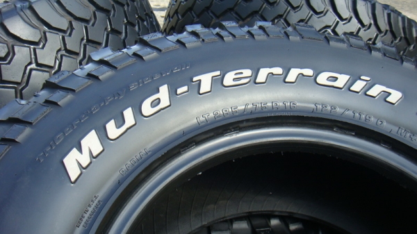 ขายยาง BF Goodrich Mudterrain KM  285 75 r16 พร้อมลุย