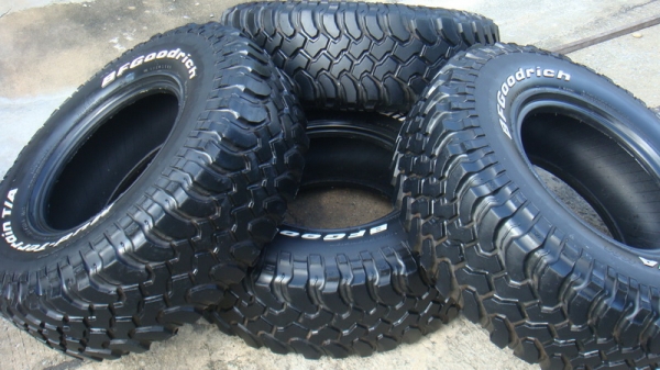 ขายยาง BF Goodrich Mudterrain KM  285 75 r16 พร้อมลุย