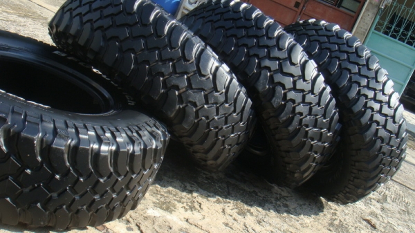 ขายยาง BF Goodrich Mudterrain KM  285 75 r16 พร้อมลุย