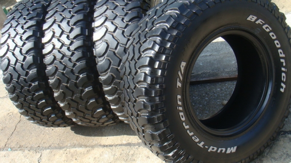 ขายยาง BF Goodrich Mudterrain KM  285 75 r16 พร้อมลุย