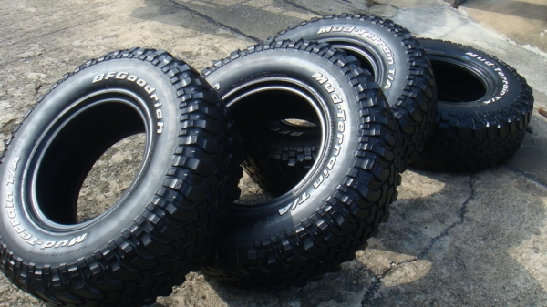 ขายยาง BF Goodrich Mudterrain KM  285 75 r16 พร้อมลุย